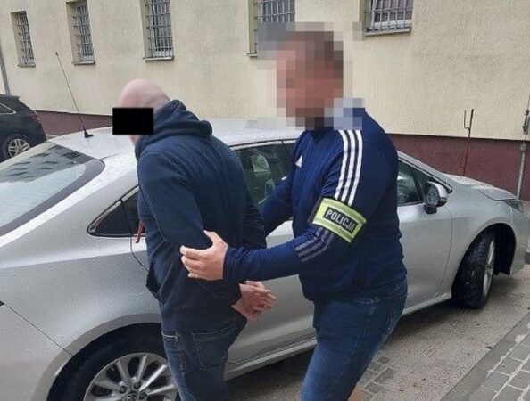 Policjanci zabezpieczyli narkotyki i papierosy bez polskich znaków akcyzowych | fot. Policja