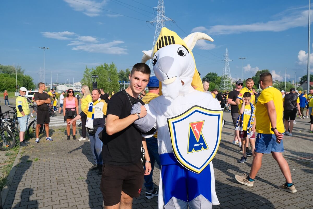 feta kibiców i piłkarzy Motoru Lublin