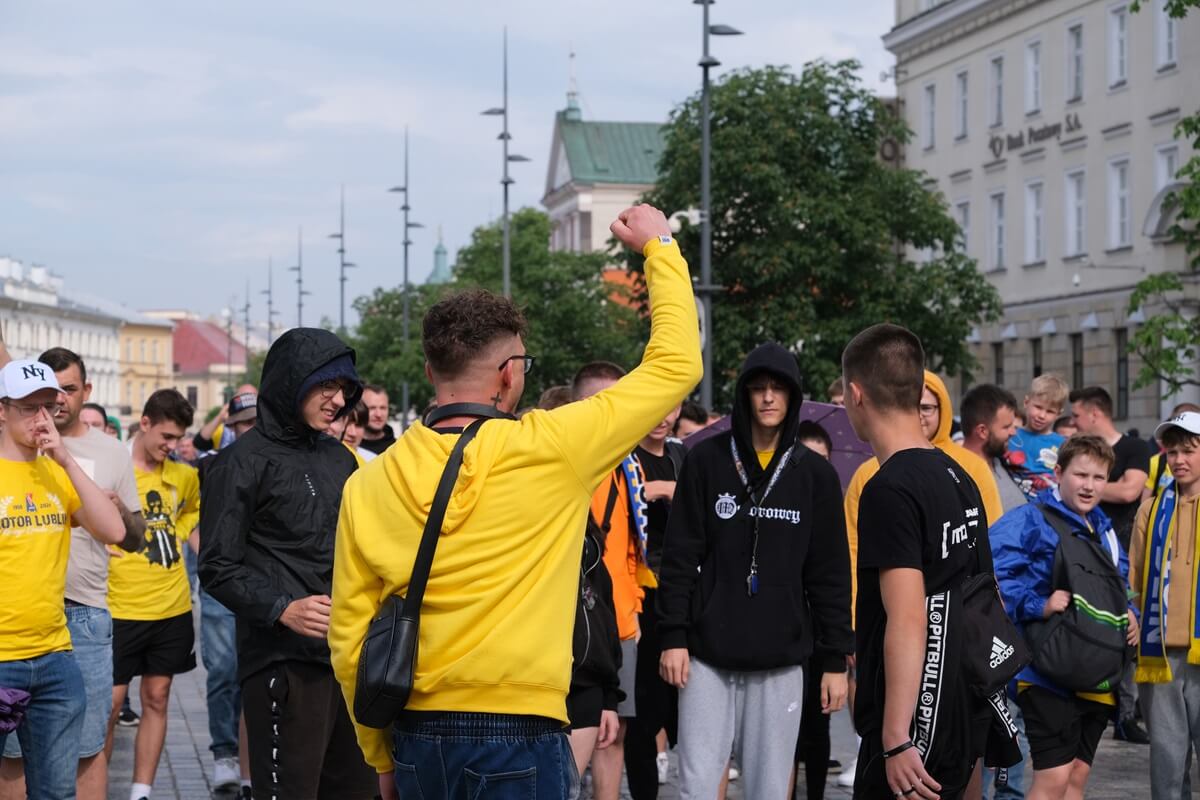 feta kibiców i piłkarzy Motoru Lublin