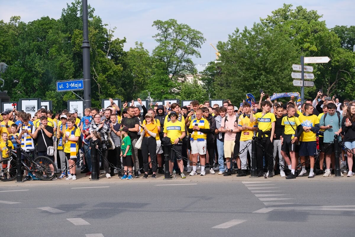 feta kibiców i piłkarzy Motoru Lublin