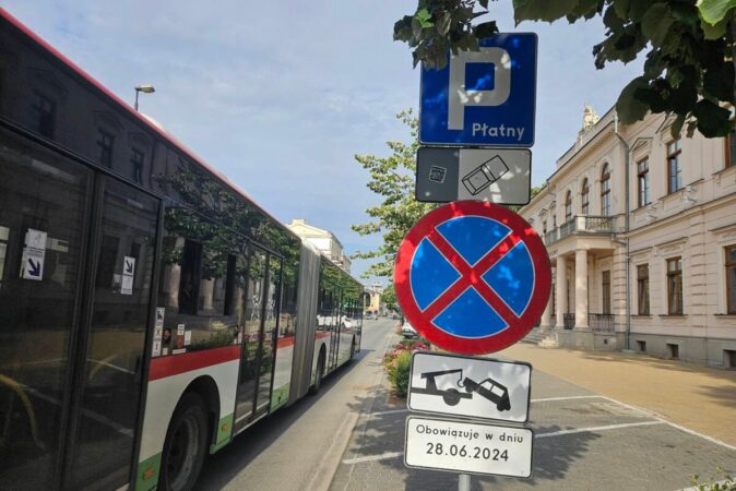 Zakaz parkowania wzdłuż Krakowskiego Przedmieścia w czasie Tour de Pologne Women