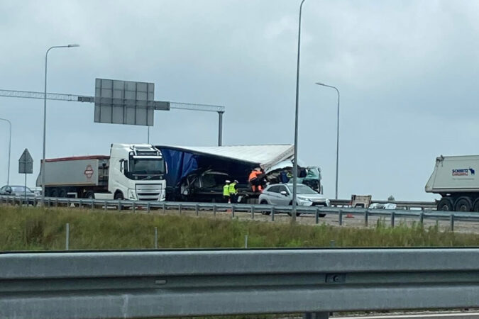Zderzenie dwóch ciężarówek na węźle Lublin Węglin