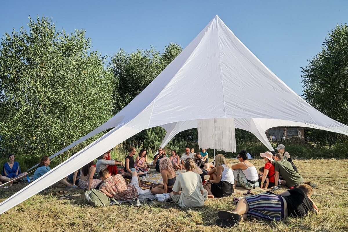 Ethno Polana 2024. Spotkanie z naturą, sztuką i zdrowym stylem życia 1 EthnoPolana pod namiotem