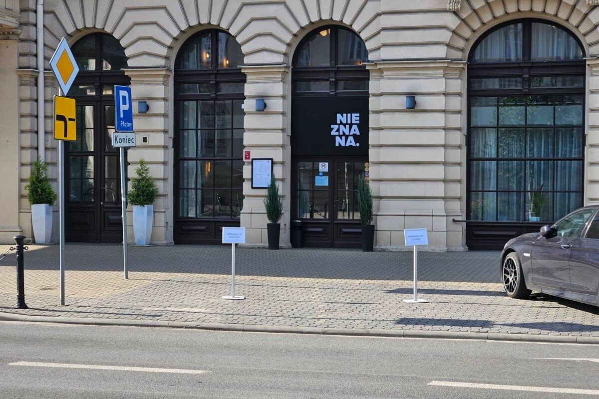 Grand Hotel Lublin nielegalnie rezerwuje miejsca postojowe w Strefie Płatnego Parkowania