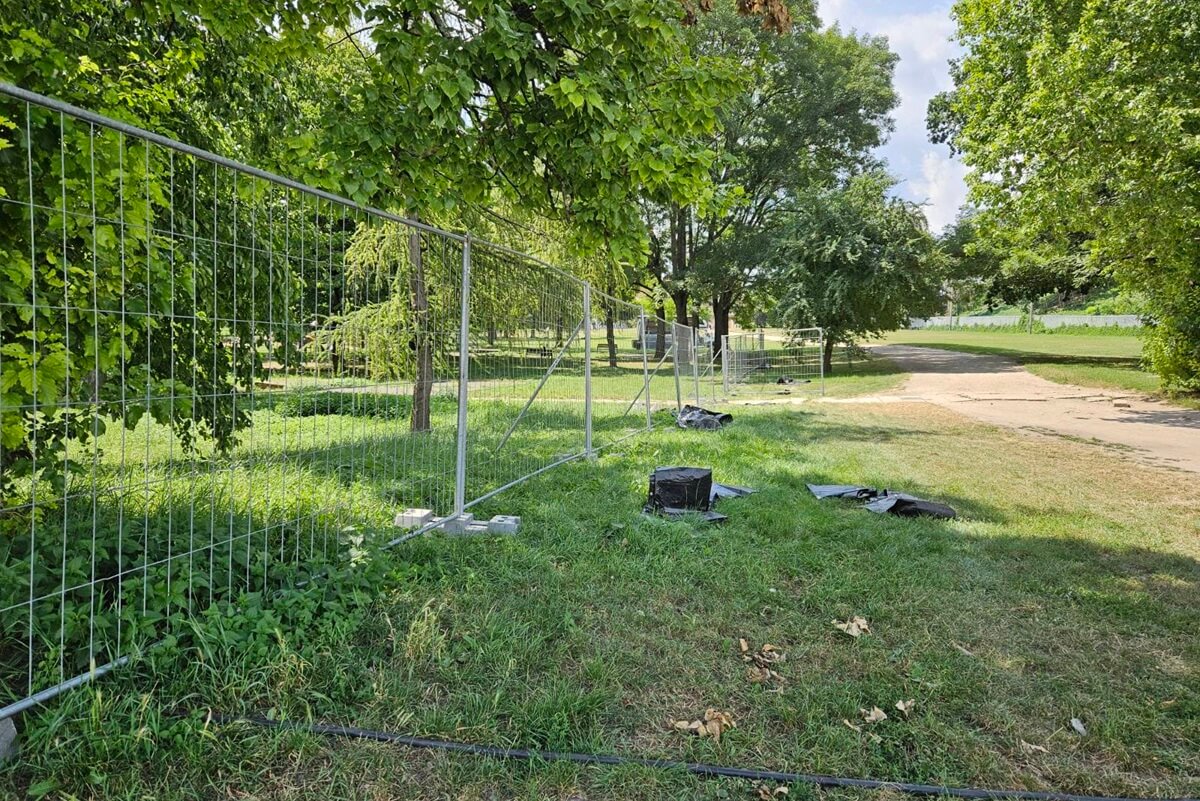 Ogrodzenie na Błoniach pod Zamkiem