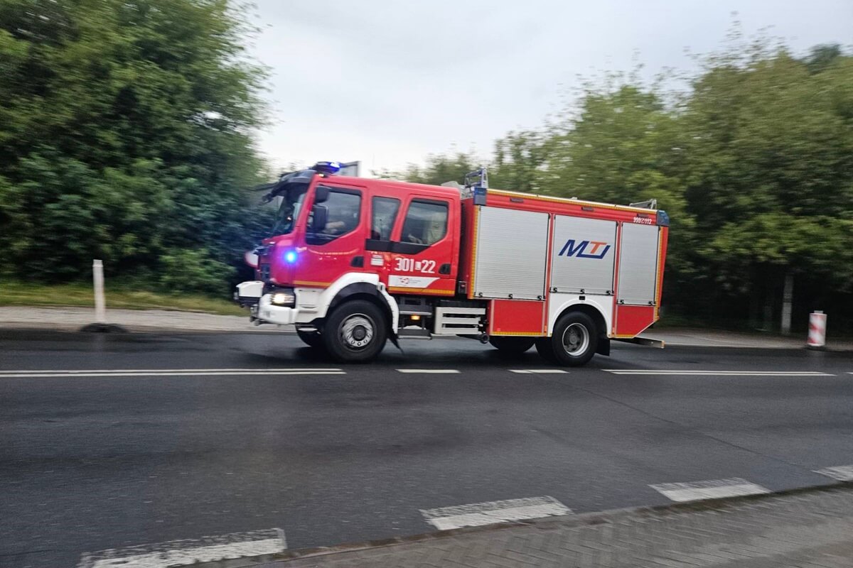 Strażacy jadący na interwencję