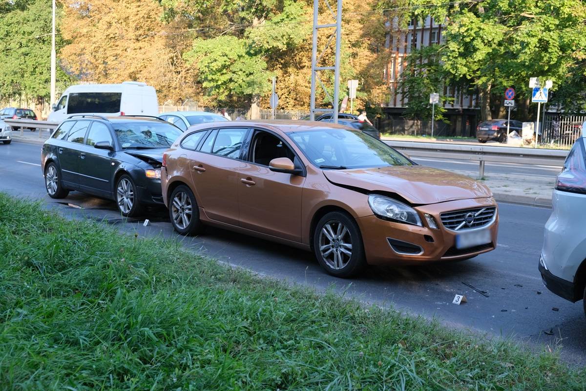 Zderzenie czterech aut na al. Kraśnickiej