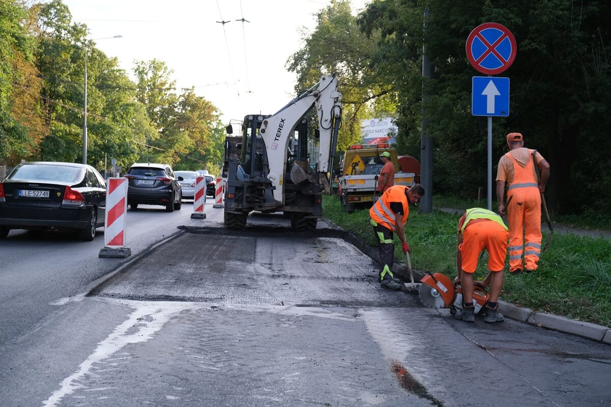 Frezowanie nawierzchni jezdni na al. Kraśnickiej