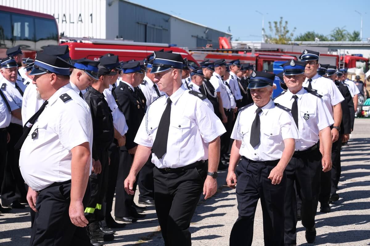 Przekazanie motopomp, dronów i przyczepy dla strażaków z województwa lubelskiego