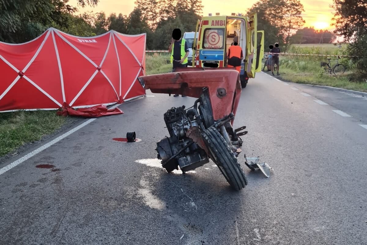 Wypadek motocyklisty i ciągnika rolniczego w Zagródkach