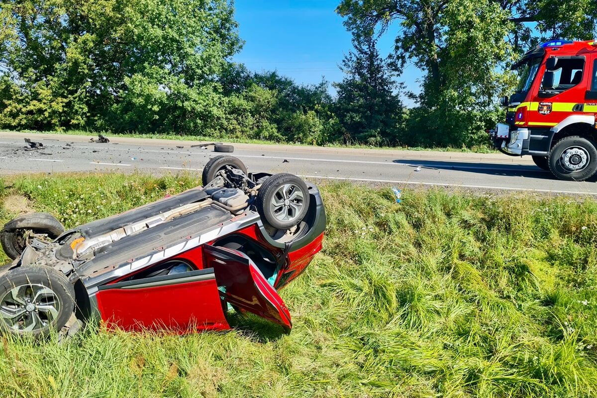 Wypadek w Ułężu: czołowe zderzenia opla z hyundaiem