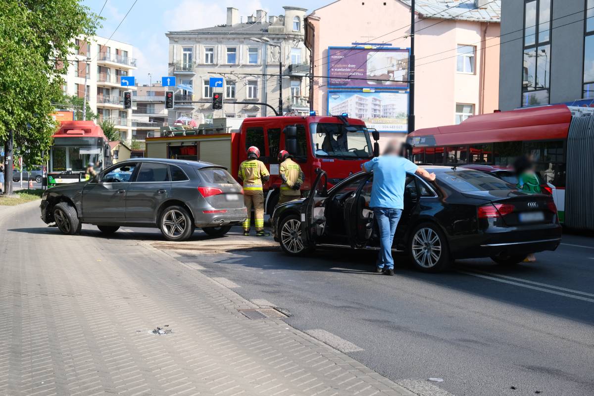 Zderzenie dwóch audi na ul. Obywatelskiej