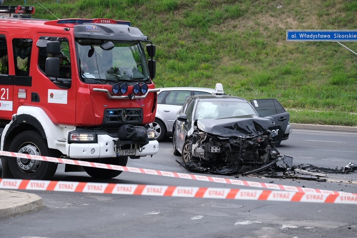 Zderzenie toyoty z hyundaiem na al. Sikorskiego