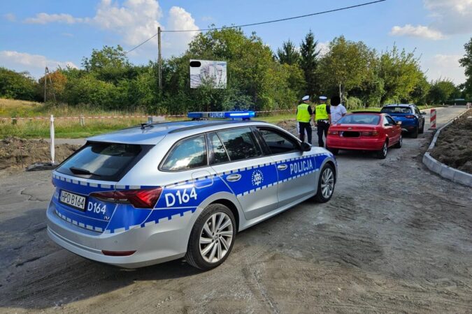 Zderzenie toyoty z kią na al. Tysiąclecia