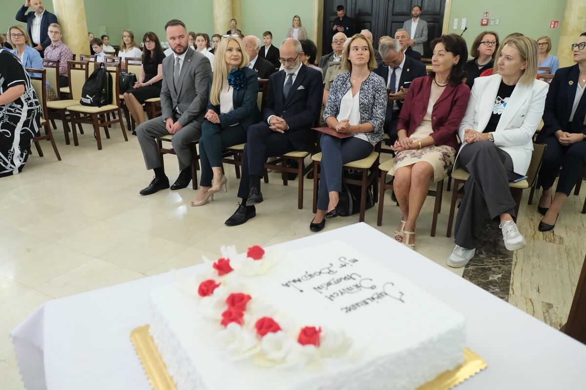 Tort urodzinowy Major Bogusław Walas | fot. miasto Lublin