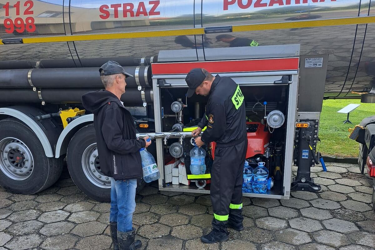 Straż pożarna racjonowanie wody do picia