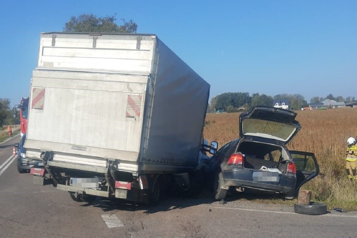 Pijany kierowca doprowadził do wypadku. Trzy osoby trafiły do szpitala