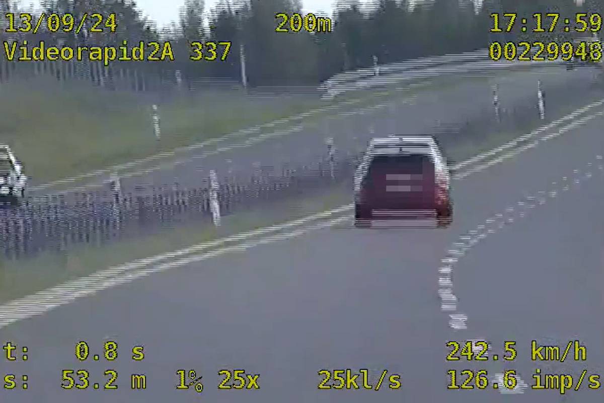 Ponad 240 km/h na liczniku Audi. Kierowca dostał 5 tys. zł mandatu i 15 punktów. Przekroczył już limit punktów i ma ich łącznie 32