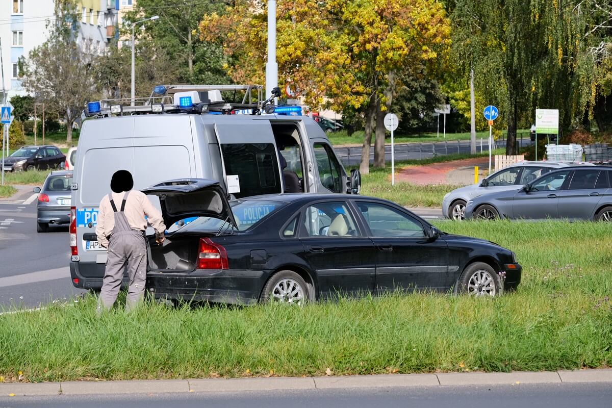 Kierowca volvo sprawcą kolizji z nissanem na rondzie Berbeckiego