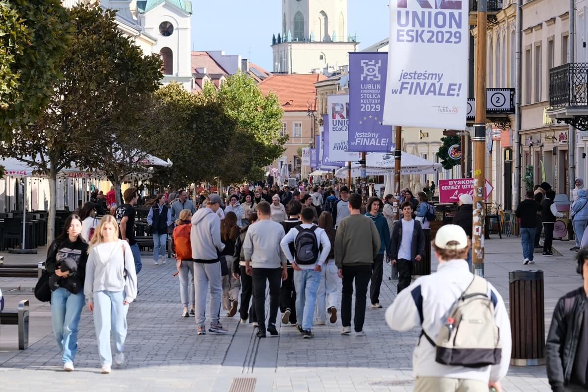 Wzmożony ruch na deptaku