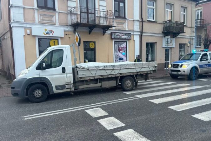 Samochód dostawczy potrącił pieszego