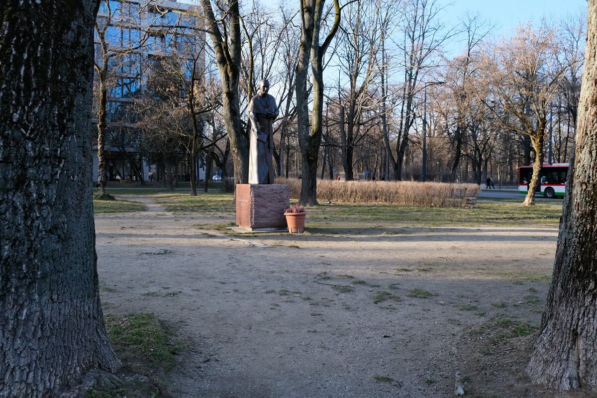 Skwer im. Arcybiskupa Życińskiego przy CSK w Lublinie
