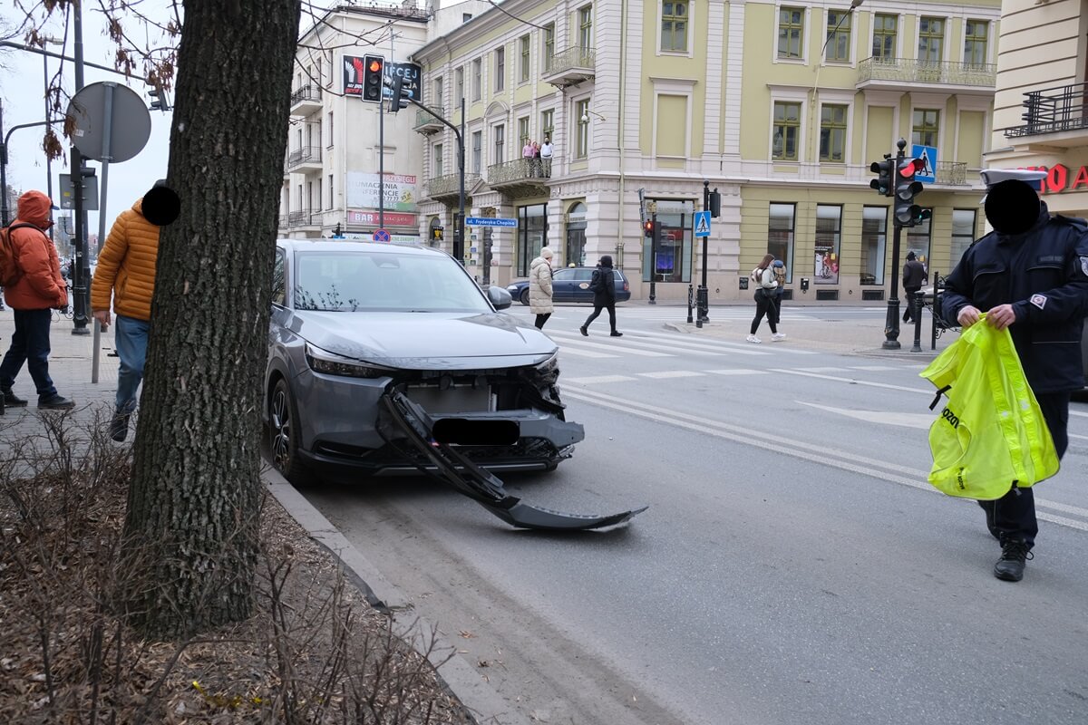 Kierowca hondy uderzył w bok trolejbusu na Krakowskim Przedmieściu w Lublinie