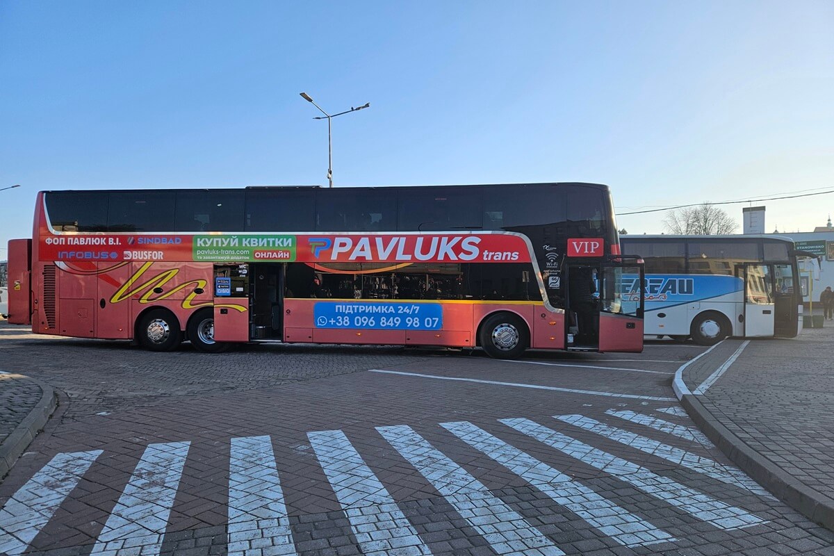 Zaskakujący zwrot akcji w sprawie wygaszenia starego dworca PKS w Lublinie. Lubelskie Dworce zmieniają zdanie 1 Ukraińscy przewoźnicy na dworcu PKS przy al. Tysiąclecia w Lublinie
