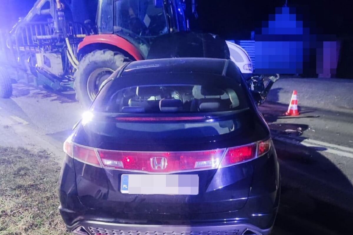 Pijany kierowca Hondy wjechał w ciągnik rolniczy