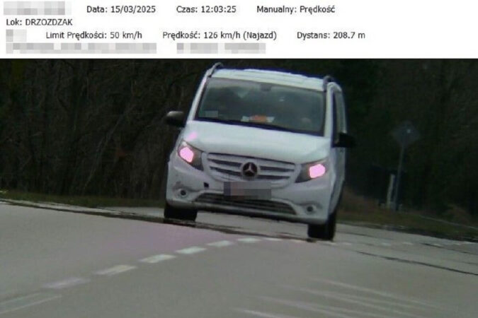 Busem pędził ponad 120 km/h w terenie zabudowanym