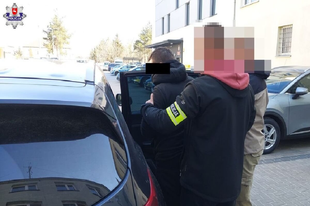 Schronił się na balkonie przed policjantami. Nie dali się wyprowadzić w pole i aresztowali delikwenta