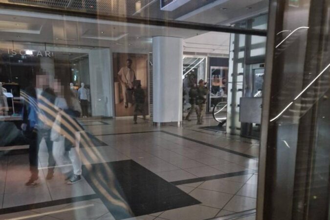 Kontrterroryści w centrum handlowym Lublin Plaza