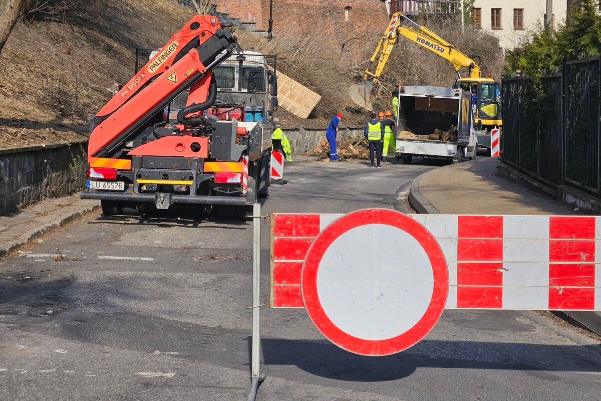 Ulica w centrum Lublina ponownie zamknięta. MPWiK walczy z awarią