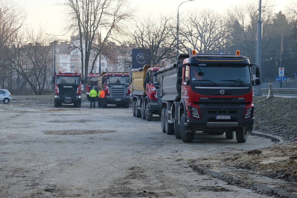 wyburzanie budynku stacji paliw przy al krasnickiej 3