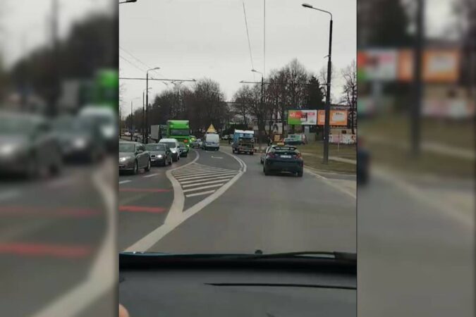 Zderzenie volvo i opla na ul. Diamentowej w Lublinie